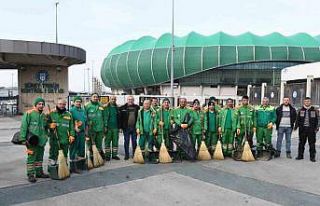 Stadyumun temizliğine Osmangazi desteği