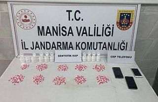 Şüphe üzerine durdurulan araçtan 525 adet uyuşturucu...