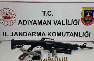 Şüpheli şahsın evinden silah ve mermiler ele geçirildi