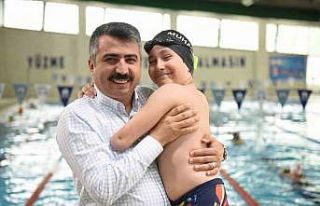 Tek koluyla şampiyonluğa kulaç atıyor