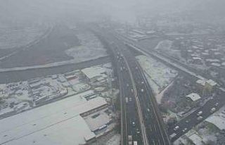 TEM otoyolunda kar yağışı dron ile görüntülendi