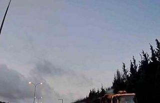 Tır makasladı, TEM otoyolu kilitlendi