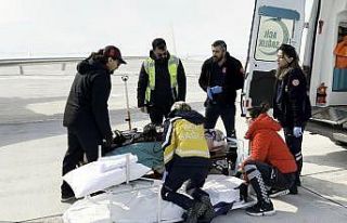 Trafik kazasında ağır yaralanan vatandaş uçak...