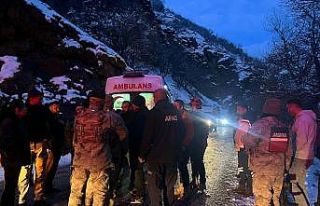 Tunceli’de kar yağışı nedeniyle kayganlaşan...