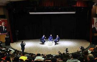 Türk futbolunun yaşayan efsanesi Darıcalı gençlerle...