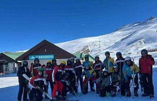 Uluslararası öğrencilerin Konaklı’da kayak keyfi