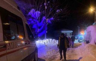 Ünye’de belediye ekipleri, ambulansın hasta kadına...