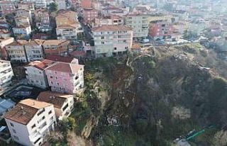Üsküdar’daki toprak kayması dron ile görüntülendi
