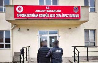 Uyuşturucu ticareti yapma suçundan aranan şahsı...