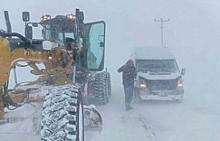 Van Büyükşehir Belediyesi’nin kar mesaisi