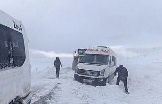 Van’da tipide mahsur kalanlar kurtarıldı