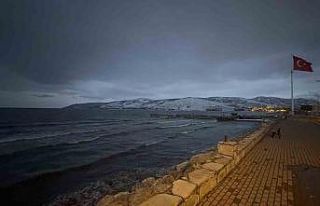 Vangölü’de dev dalgalar oluştu