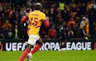 Victor Osimhen bu sezonki 20. golünü attı