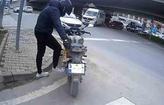 Yalova’da kaldırımda motosiklet süren sürücüye...