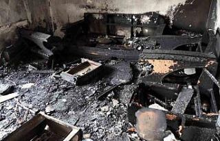 Yangında bütün eşyaları yanan aile yardım bekliyor