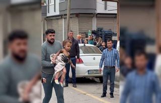 Yangında evde mahsur kalan çocuklar pencere demiri...