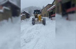 Yoğun kar yağışı Domaniç’te 13 köyü etkiledi,...