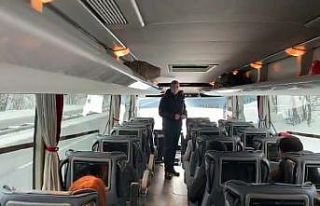 Yolcu gibi bindi, otobüsü denetledi