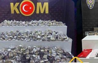 Yolcu otobüsünde kaçak makaron ele geçirildi