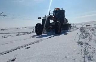 Yozgat’ta Özel İdare ekiplerinin karla mücadelesi...