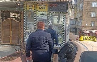 Zabıta ekiplerinden taksi duraklarına su aboneliği...
