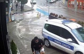 Zabıtayı görünce maraton koşucusuna dönüşen...