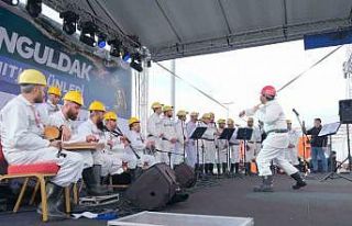 Zonguldaklı madenciler, Bursa’da deprem şehitlerini...