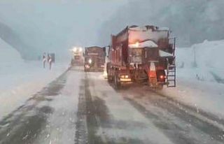 Zonguldak’ta kar yağışı etkisini sürdürüyor,...