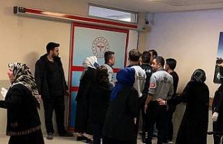 3 yaşındaki çocuk merdiven boşluğuna düşerek...