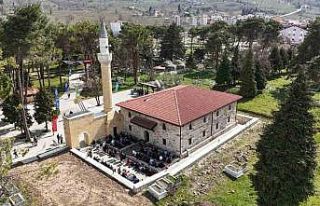 600 yıllık tarihi cami restorasyonun ardından ibadete...