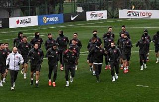 A Milli Takım, sağanak yağmur altında çalıştı