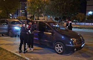 Adana’da polis kenti adeta ablukaya aldı, 106 suçlu...