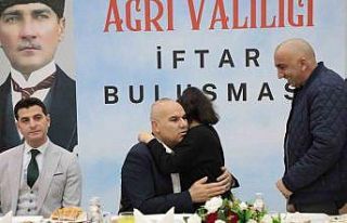 Ağrı Valisi Koç, koruyucu aileler ve otizmli çocuklarla...