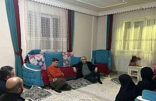 Ağrı Valisi Koç ve eşi, iftarda Tunca ailesinin...