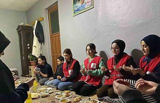 Ağrı’da Kızılay gönüllülerinden yetim ve...