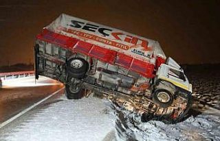 Aksaray’da kar, tipi ve buzlanma nedeniyle kazalar...