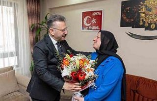 Aksoy çiftinden şehit ailesine ve gaziye bayram...