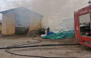 Alevlere teslim olan bin 500 adet balya küle döndü