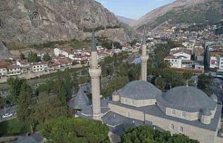Amasya’da cami içinde semazen gösterisi tepki...