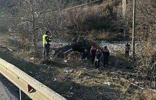 Amasya’da hafif ticari araç devrildi: 1 ölü,...