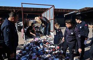 Antalya’da ele geçirilen 2 bin adet sahte parfüm...