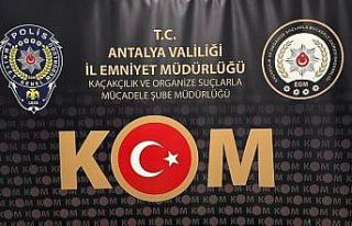 Antalya’da silah ve mühimmat kaçakçılığı...