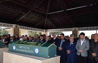 Antalya’nın duayen gazetecilerinden Cengiz Savaşeri...