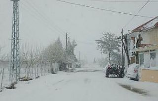 Antalya’nın Kaş ilçesinde kar yağışı etkili...