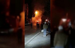 Arızalanan minibüs alev topuna döndü