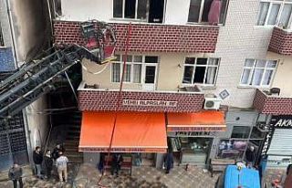 Artvin’de ev yangını: Anne ve 2 çocuğu dumandan...