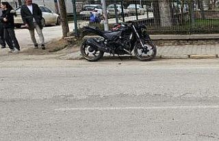 ATV ile motosiklet çarpıştı: 1’i ağır 2 yaralı