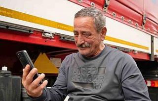 Avrupa yolcusu tır sürücüleri, bayramı ailelerinden...