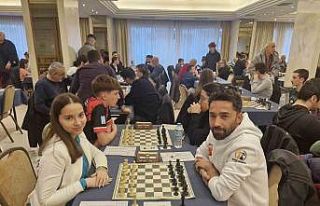 Aydın Zeybek Satranç Spor Kulübü, Vardaris Open...