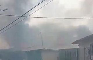 Bacadan çıkan yangın ahır ve samanlığı küle...